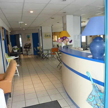Lac'hotel France מלון 2*