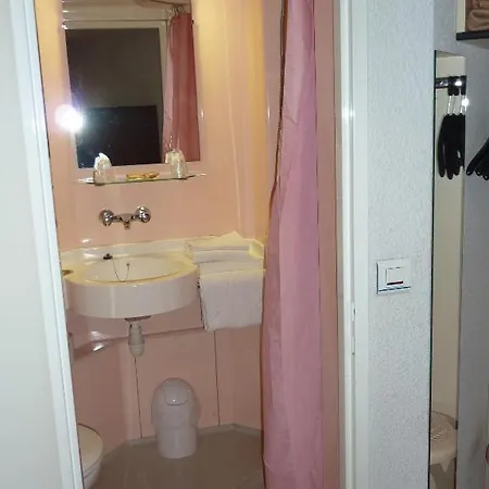 מלון Lac'hotel France Montréal La Cluse
